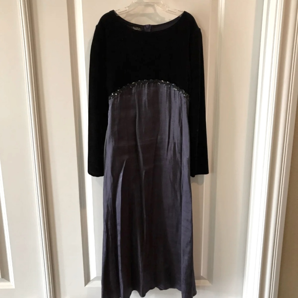 Long sleeve velvet dress